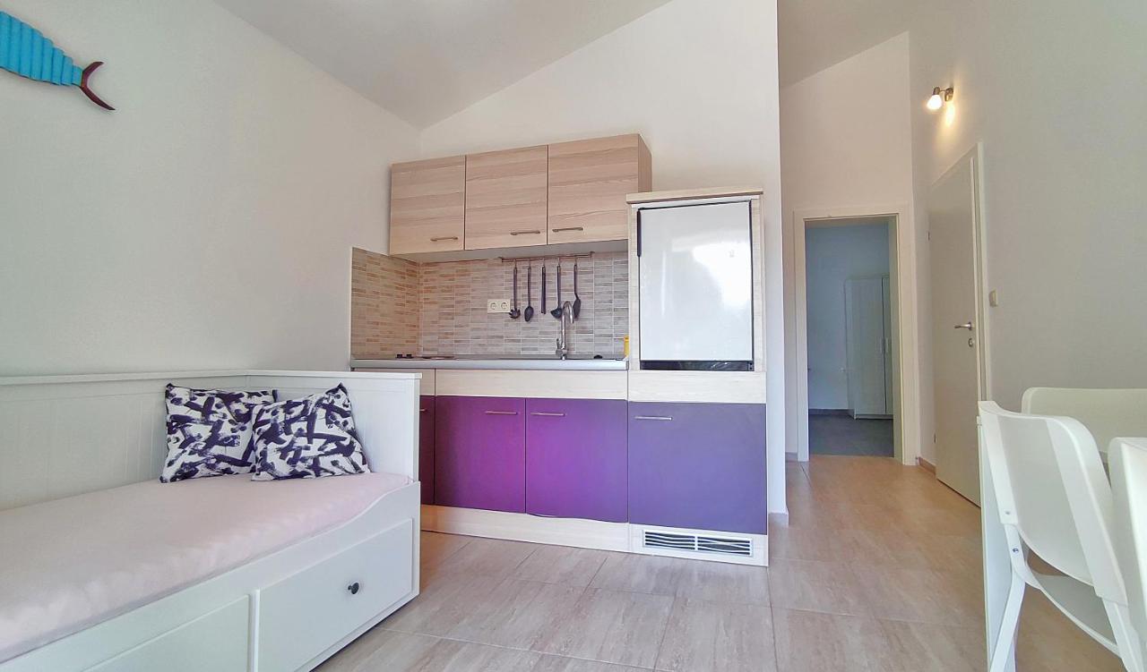 Apartmani Bodo Drvenik  Ngoại thất bức ảnh