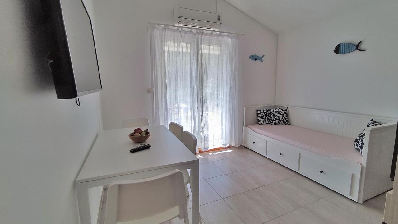 Apartmani Bodo Drvenik  Ngoại thất bức ảnh